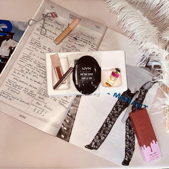 NYX On The Spot Brush Cleaner - Picture 1 of 2